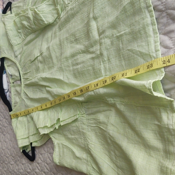 Old navy shirt 👕 - Picture 7 of 9